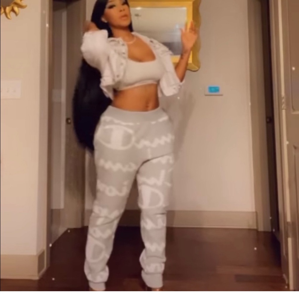 Champion exploded Large logo jogger sweatpants size medium